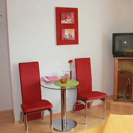 Bed & Breakfast Haus Regina 3*